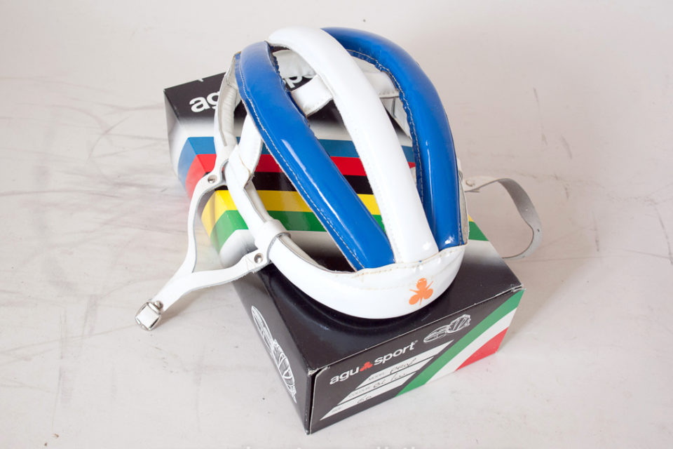 AGU Danish Cycling Helmet NOS