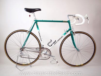 https://www.classicsteelbikes.com/wp-content/uploads/2019/01/Eddy-Merckx-Campagnolo-C-Record-1.jpg